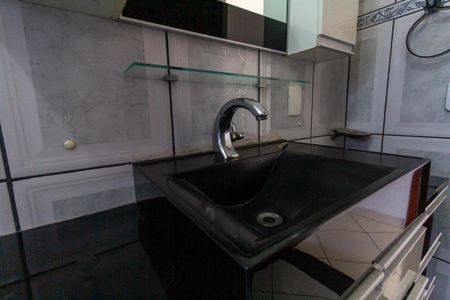 Casa à venda com 373m², 3 quartos e 8 vagas Casa à venda com 373m², 3 quartos e 8 vagasBanheiro 1