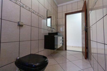 Casa à venda com 373m², 3 quartos e 8 vagas Casa à venda com 373m², 3 quartos e 8 vagasBanheiro 2