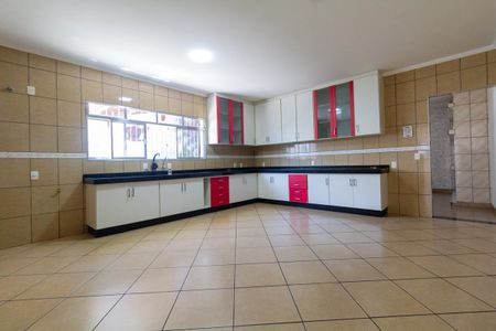 Casa à venda com 373m², 3 quartos e 8 vagas Casa à venda com 373m², 3 quartos e 8 vagasCozinha