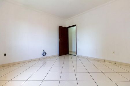 Casa à venda com 373m², 3 quartos e 8 vagas Casa à venda com 373m², 3 quartos e 8 vagasQuarto 3