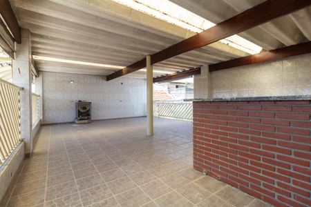 Casa à venda com 373m², 3 quartos e 8 vagas Casa à venda com 373m², 3 quartos e 8 vagasVaranda