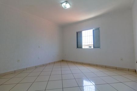 Casa à venda com 373m², 3 quartos e 8 vagas Casa à venda com 373m², 3 quartos e 8 vagasQuarto 3