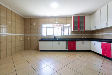 Casa à venda com 373m², 3 quartos e 8 vagas Casa à venda com 373m², 3 quartos e 8 vagasCozinha