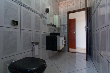 Casa à venda com 373m², 3 quartos e 8 vagas Casa à venda com 373m², 3 quartos e 8 vagasBanheiro 1