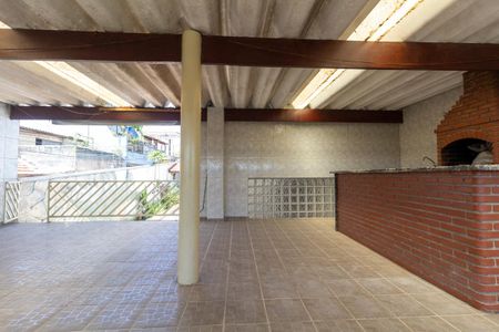 Casa à venda com 373m², 3 quartos e 8 vagas Casa à venda com 373m², 3 quartos e 8 vagasVaranda