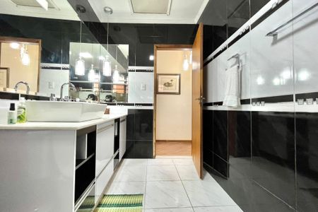 Casa à venda com 185m², 3 quartos e sem vagaBanheiro