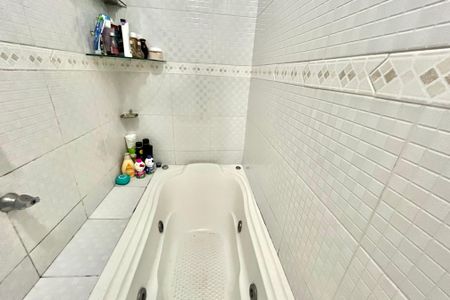 Casa à venda com 185m², 3 quartos e sem vagaBanheiro da Suíte