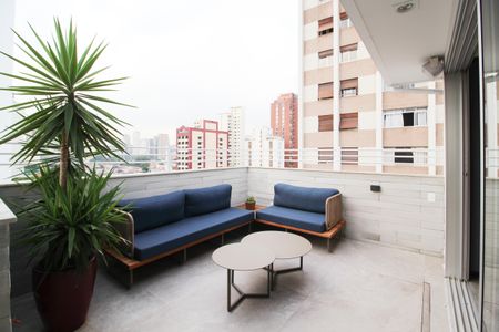 Apartamento à venda com 135m², 2 quartos e 2 vagasVaranda