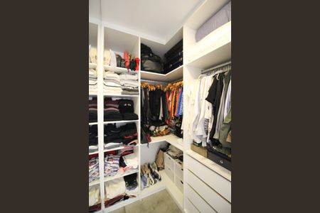 Apartamento à venda com 135m², 2 quartos e 2 vagasCloset da Suíte