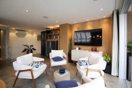 Apartamento à venda com 135m², 2 quartos e 2 vagasSala