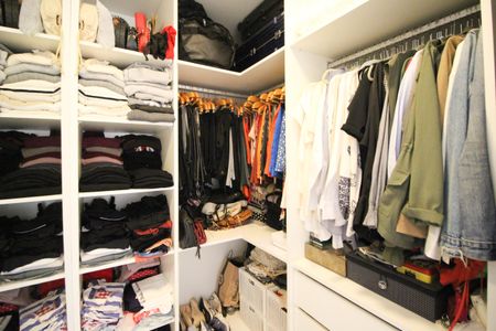 Apartamento à venda com 135m², 2 quartos e 2 vagasCloset da Suíte