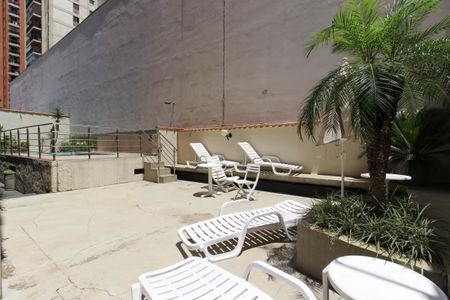 Apartamento à venda com 135m², 2 quartos e 2 vagasÁrea comum - Piscina