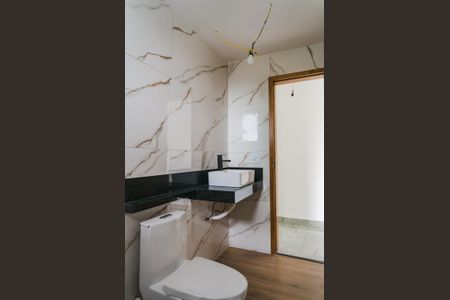 Casa à venda com 140m², 4 quartos e 2 vagas Casa à venda com 140m², 4 quartos e 2 vagasBanheiro da Suíte