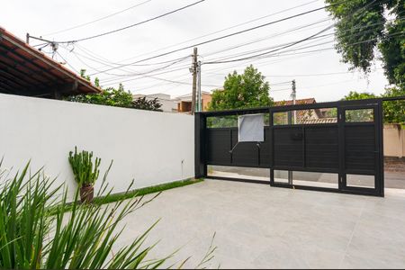 Casa à venda com 140m², 4 quartos e 2 vagas Casa à venda com 140m², 4 quartos e 2 vagasGaragem