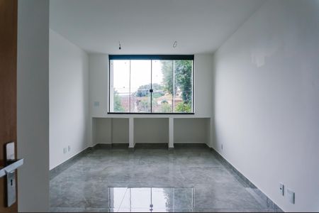 Casa à venda com 140m², 4 quartos e 2 vagas Casa à venda com 140m², 4 quartos e 2 vagasSuíte