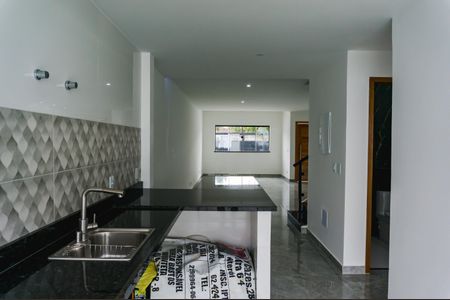 Casa à venda com 140m², 4 quartos e 2 vagas Casa à venda com 140m², 4 quartos e 2 vagasCozinha