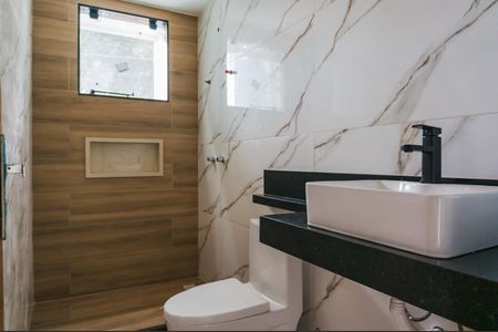 Casa à venda com 140m², 4 quartos e 2 vagas Casa à venda com 140m², 4 quartos e 2 vagasBanheiro da Suíte