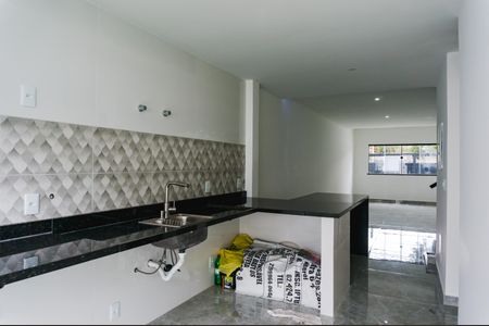 Casa à venda com 140m², 4 quartos e 2 vagas Casa à venda com 140m², 4 quartos e 2 vagasCozinha