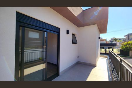 Casa de condomínio para alugar com 200m², 4 quartos e 2 vagas Casa de condomínio para alugar com 200m², 4 quartos e 2 vagasVaranda