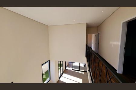 Casa de condomínio para alugar com 200m², 4 quartos e 2 vagas Casa de condomínio para alugar com 200m², 4 quartos e 2 vagasCorredor