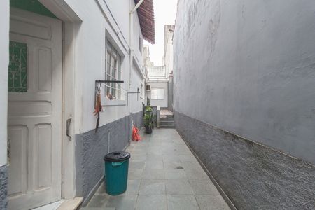 Casa à venda com 200m², 4 quartos e 2 vagas Casa à venda com 200m², 4 quartos e 2 vagasCorredor