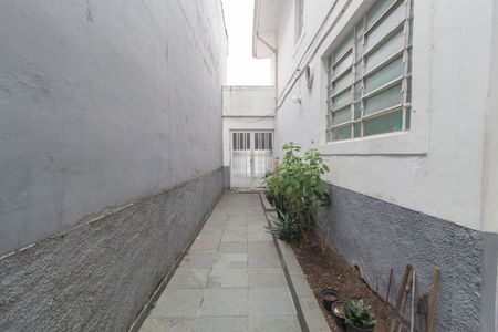 Casa à venda com 200m², 4 quartos e 2 vagas Casa à venda com 200m², 4 quartos e 2 vagasCorredor
