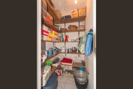 Casa à venda com 200m², 4 quartos e 2 vagas Casa à venda com 200m², 4 quartos e 2 vagasDespensa - Área de Serviço