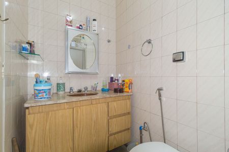 Casa à venda com 200m², 4 quartos e 2 vagas Casa à venda com 200m², 4 quartos e 2 vagasBanheiro 2