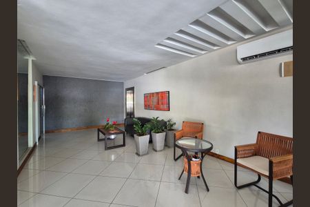 Apartamento à venda com 110m², 2 quartos e 1 vagaHall de entrada