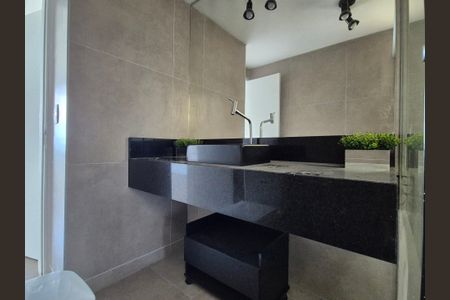 Apartamento à venda com 110m², 2 quartos e 1 vagaBanheiro da Suíte