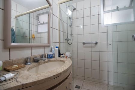 Apartamento à venda com 74m², 2 quartos e 1 vaga Apartamento à venda com 74m², 2 quartos e 1 vagaBanheiro 1