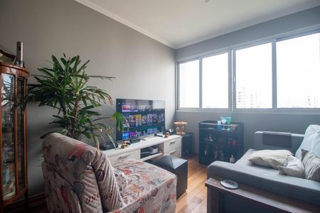 Apartamento à venda com 74m², 2 quartos e 1 vaga Apartamento à venda com 74m², 2 quartos e 1 vagaSala