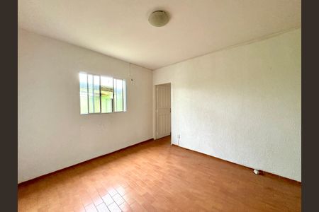 Casa à venda com 250m², 4 quartos e 4 vagas Casa à venda com 250m², 4 quartos e 4 vagasSala - casa 2