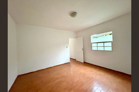 Casa à venda com 250m², 4 quartos e 4 vagas Casa à venda com 250m², 4 quartos e 4 vagasQuarto 1 - casa 2