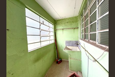 Casa à venda com 250m², 4 quartos e 4 vagas Casa à venda com 250m², 4 quartos e 4 vagasÁrea de Serviço - casa 1