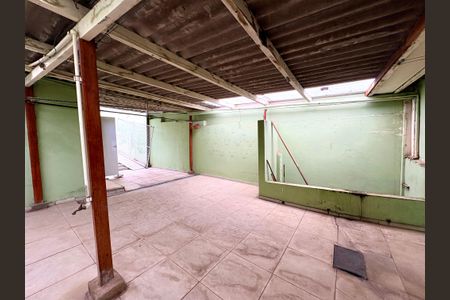 Casa à venda com 250m², 4 quartos e 4 vagas Casa à venda com 250m², 4 quartos e 4 vagasÁrea Externa