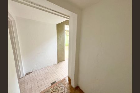 Casa à venda com 250m², 4 quartos e 4 vagas Casa à venda com 250m², 4 quartos e 4 vagasÁrea de Serviço - casa 2