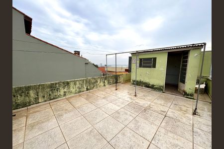Casa à venda com 250m², 4 quartos e 4 vagas Casa à venda com 250m², 4 quartos e 4 vagasQuintal - casa 1