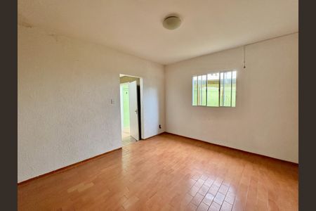 Casa à venda com 250m², 4 quartos e 4 vagas Casa à venda com 250m², 4 quartos e 4 vagasSala - casa 2