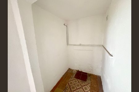 Casa à venda com 250m², 4 quartos e 4 vagas Casa à venda com 250m², 4 quartos e 4 vagasÁrea de Serviço - casa 2