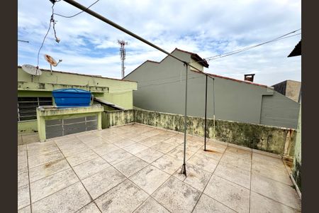 Casa à venda com 250m², 4 quartos e 4 vagas Casa à venda com 250m², 4 quartos e 4 vagasQuintal - casa 1