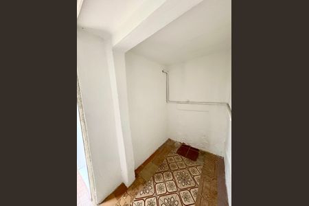 Casa à venda com 250m², 4 quartos e 4 vagas Casa à venda com 250m², 4 quartos e 4 vagasÁrea de Serviço - casa 2