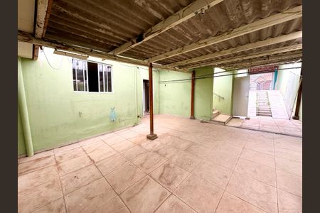 Casa à venda com 250m², 4 quartos e 4 vagas Casa à venda com 250m², 4 quartos e 4 vagasÁrea Externa