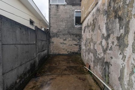 Casa à venda com 42m², 1 quarto e sem vagaQuintal