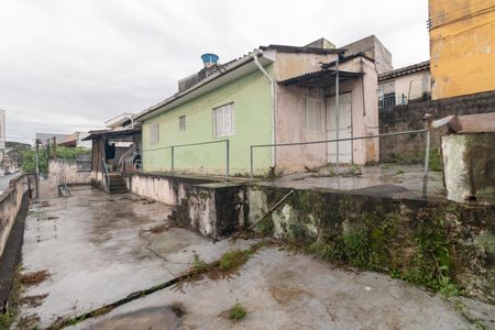 Casa à venda com 42m², 1 quarto e sem vagaQuintal