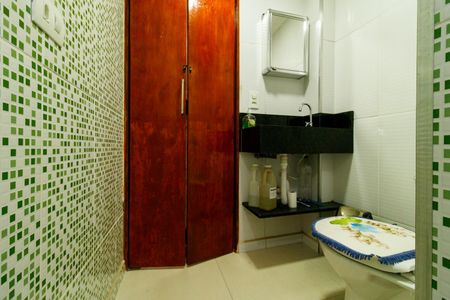 Casa à venda com 100m², 3 quartos e 1 vagaBanheiro