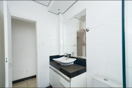 Apartamento à venda com 65m², 3 quartos e 1 vaga Apartamento à venda com 65m², 3 quartos e 1 vagaBanheiro