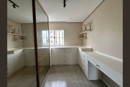 Casa à venda com 230m², 3 quartos e 2 vagasSuíte 1