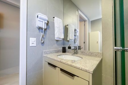 Studio para alugar com 30m², 1 quarto e sem vaga Studio para alugar com 30m², 1 quarto e sem vagaBanheiro