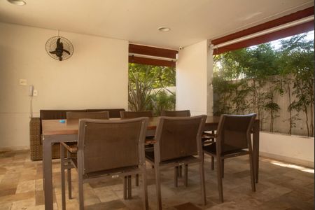 Apartamento à venda com 115m², 2 quartos e 2 vagasÁrea comum - Churrasqueira